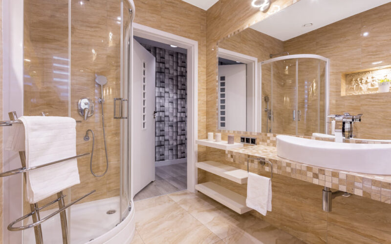 Puertas modernas de vidrio templado en Panamá