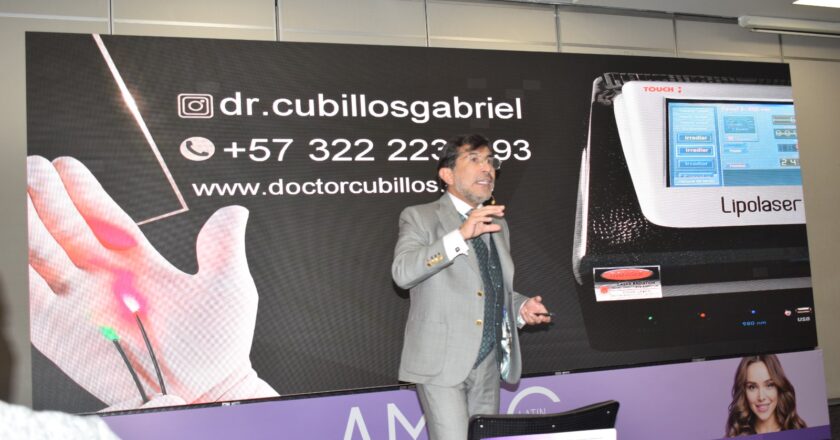 Si vives en Paraguay y estás buscando un tratamiento de aumento de pecho, la clínica del Doctor Cubillos en Bogotá es líder en tratamientos estéticos en la región